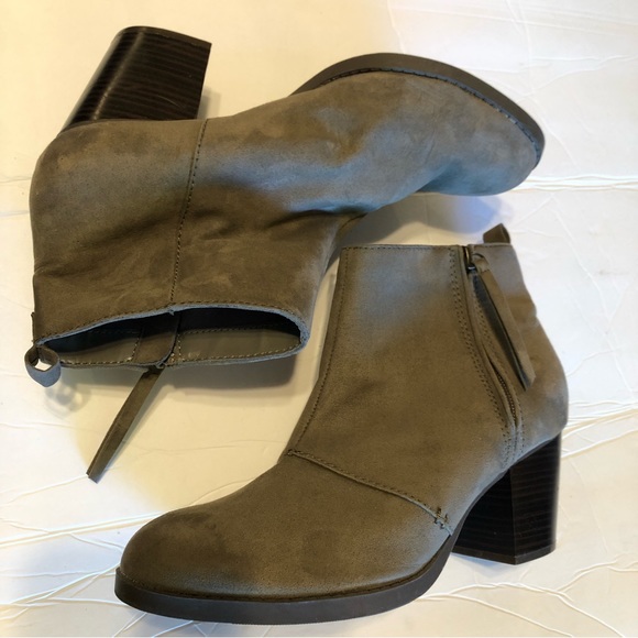 Gray bootie gray size 10 side zipper ankle bootie - Picture 2 of 6